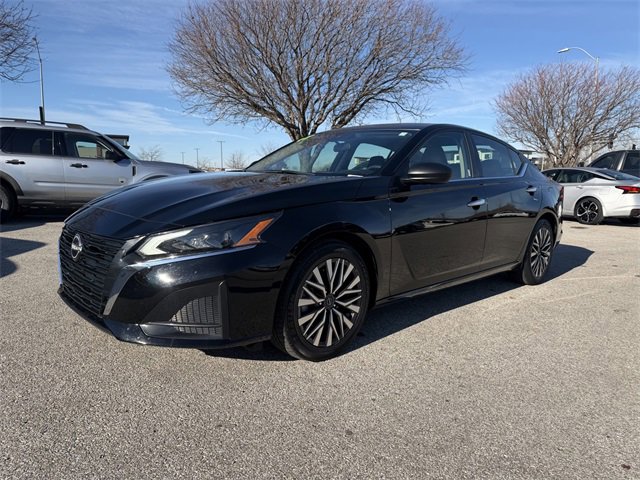 Used 2024 Nissan Altima 2.5 SV image 4