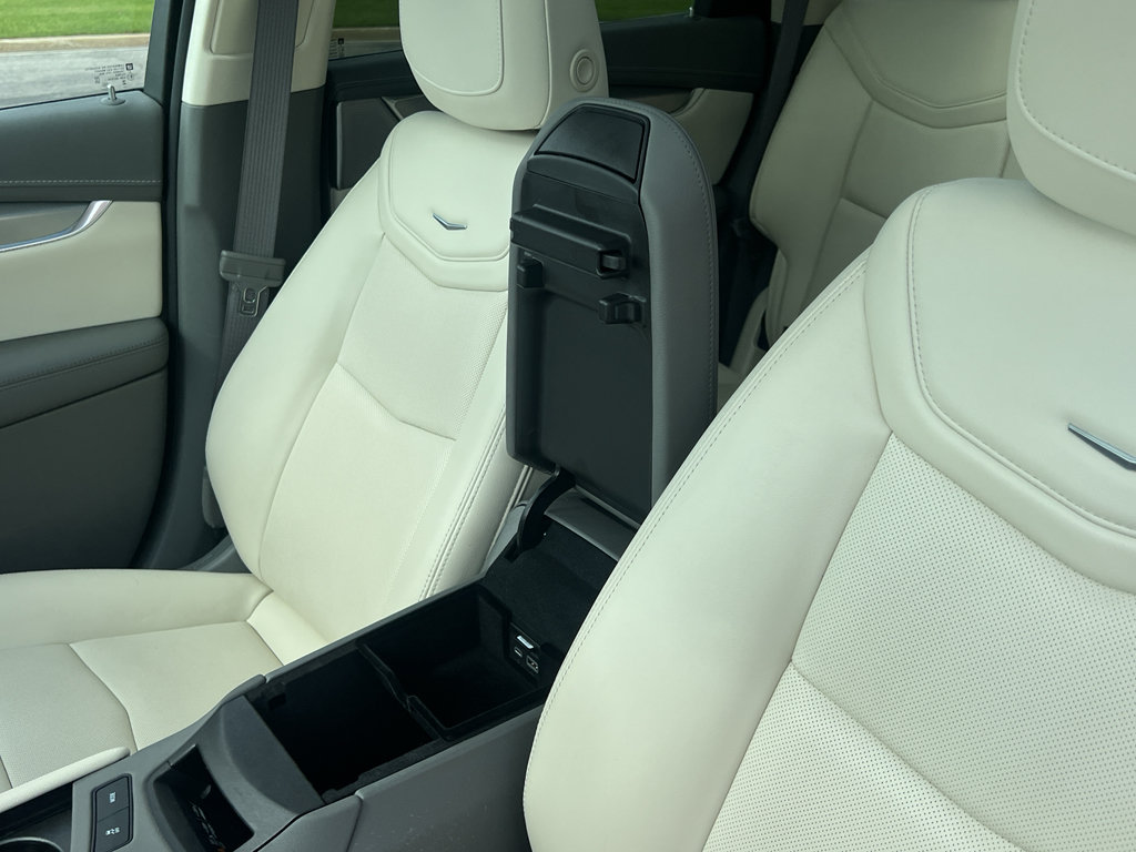 Used 2024 Cadillac XT5 Premium Luxury AWD/4WD image 19