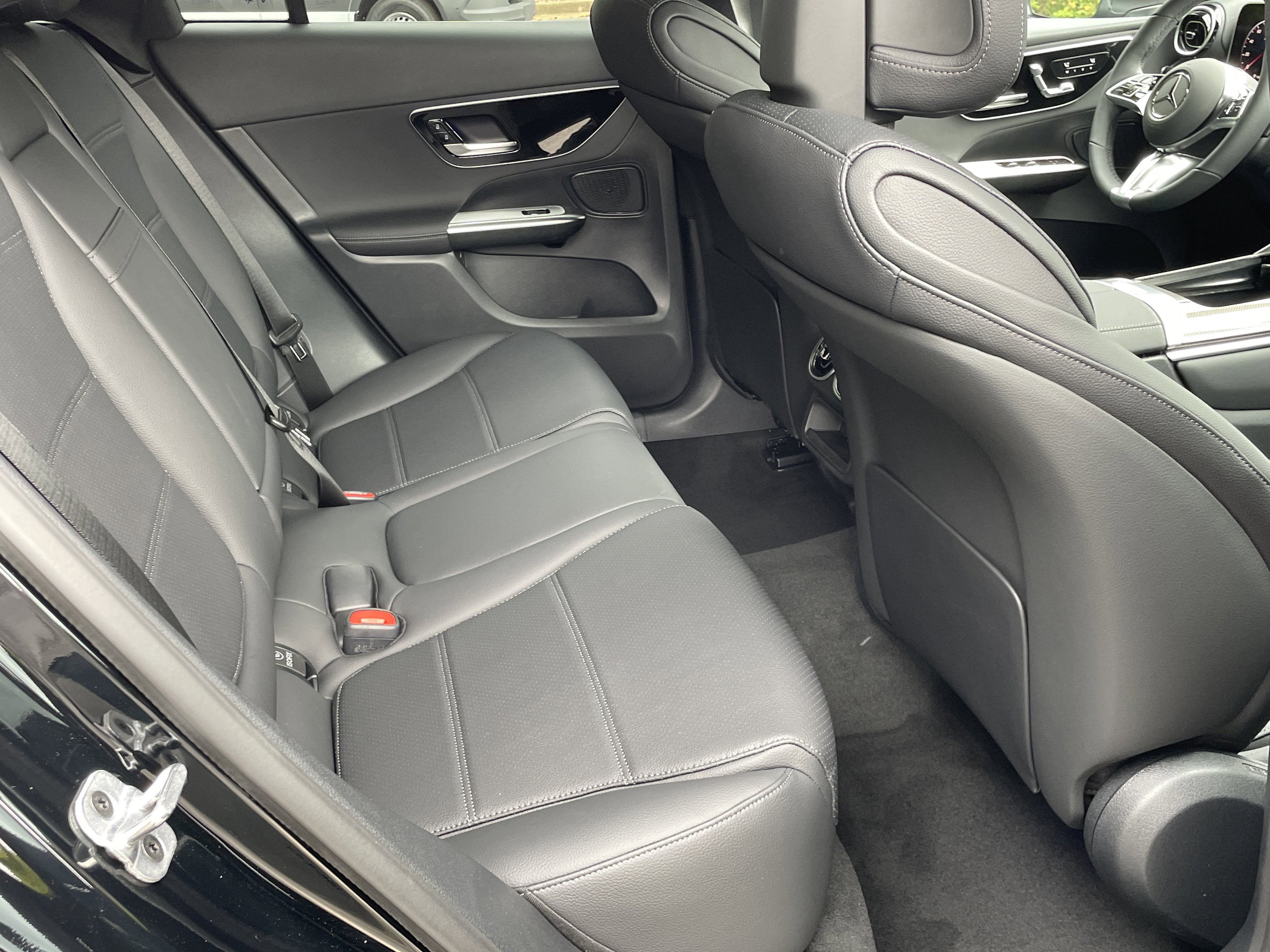 New 2026 Mercedes-Benz GLC 300 image 39