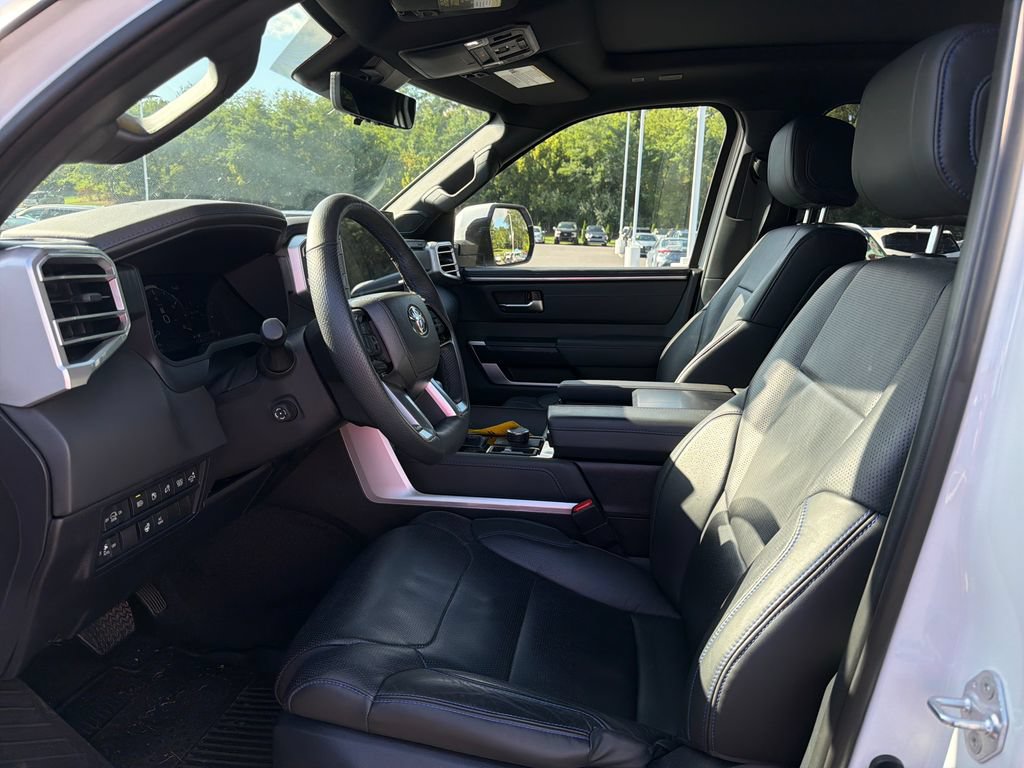 Used 2025 Toyota Sequoia Platinum AWD/4WD image 10