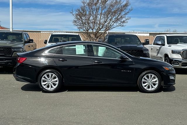 Used 2025 Chevrolet Malibu LT image 3
