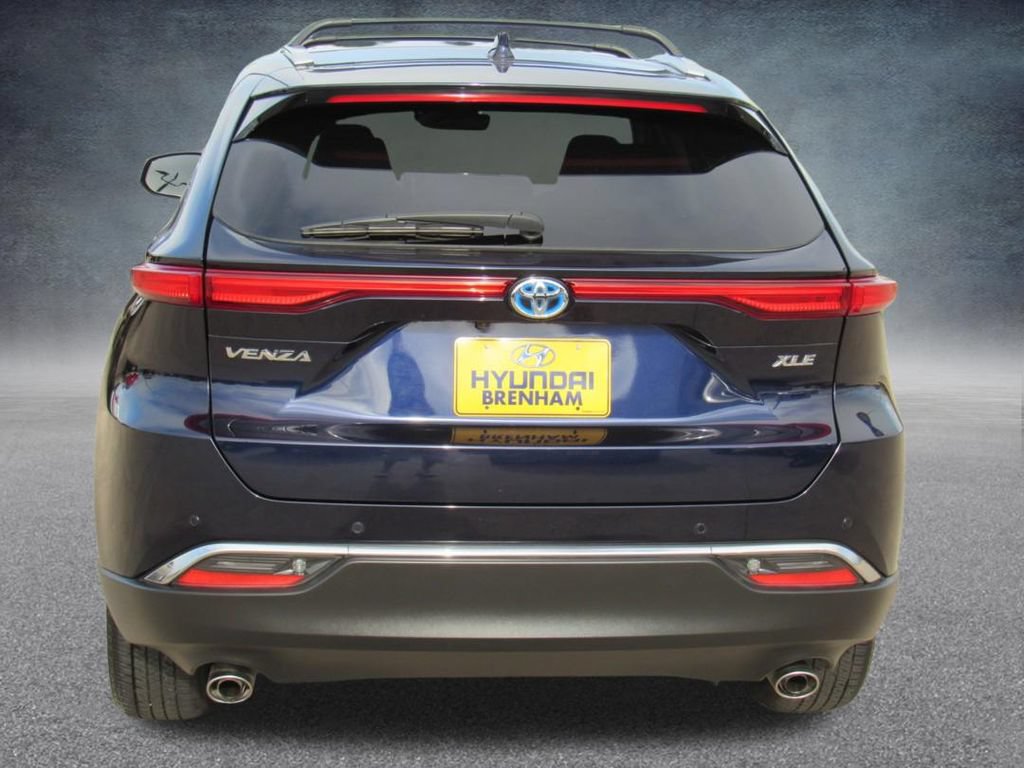 Used 2024 Toyota Venza XLE AWD/4WD image 6