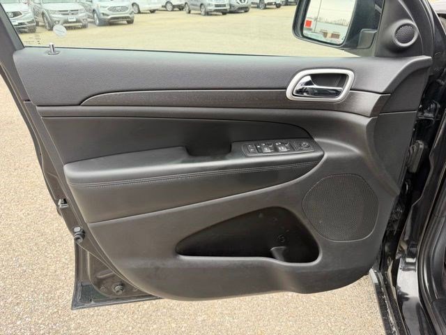 Used 2015 Jeep Grand Cherokee Altitude image 9