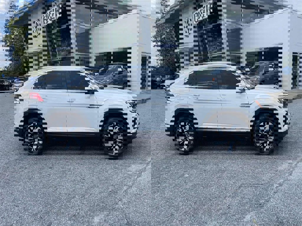 New 2026 Volkswagen Atlas Cross Sport SEL image 2