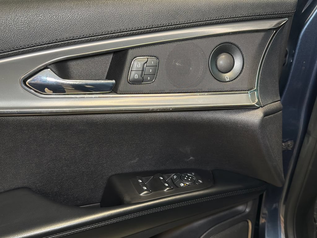 Used 2019 Lincoln Nautilus Reserve AWD/4WD image 17