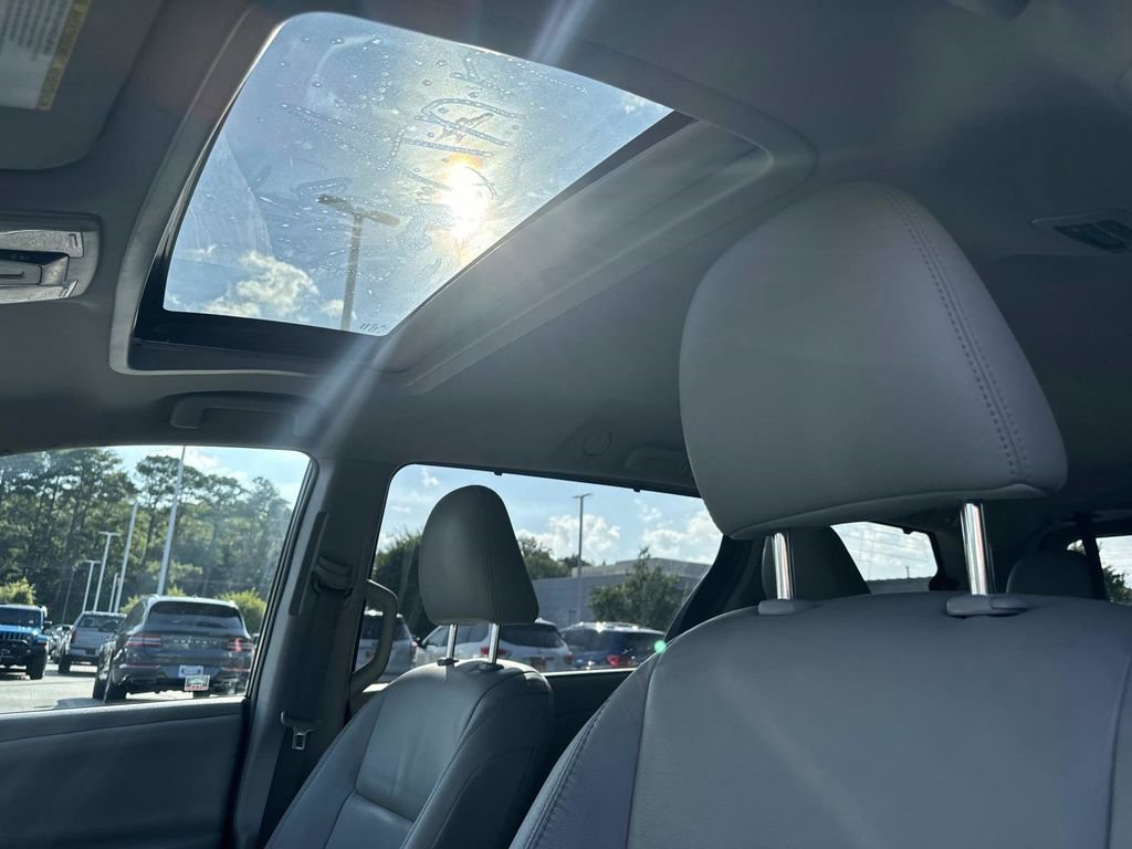 Used 2015 Toyota Sienna XLE AWD/4WD image 25