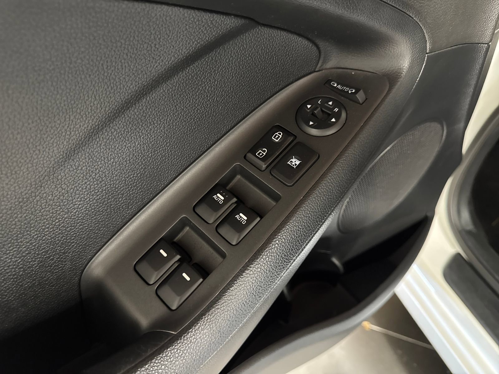 Used 2016 Kia Forte EX image 25