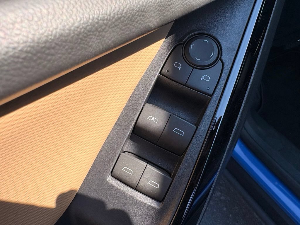 Used 2025 Chevrolet Equinox ACTIV FWD image 12