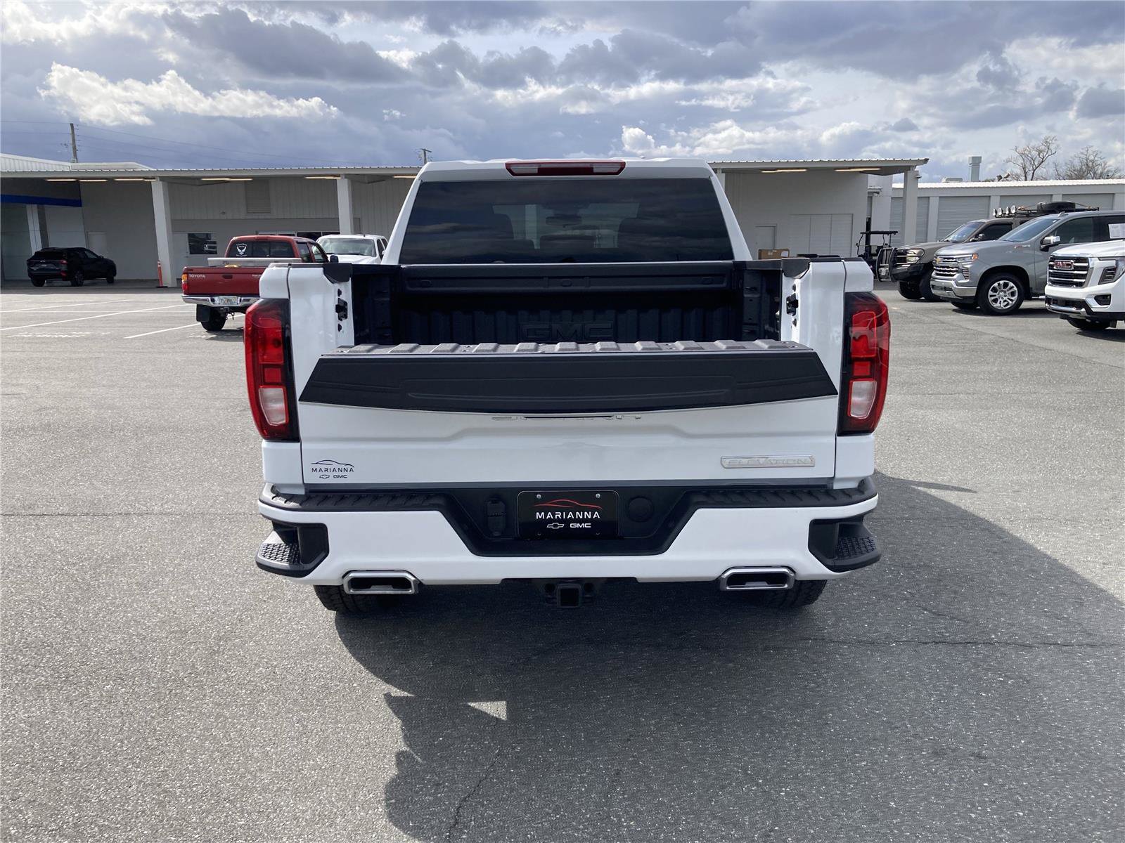 New 2026 GMC Sierra 1500 Elevation w/ X31 Off-Road Package AWD/4WD image 32