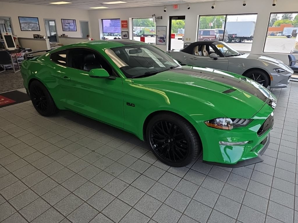 Used 2019 Ford Mustang GT Premium w/ GT Performance Package RWD image 7