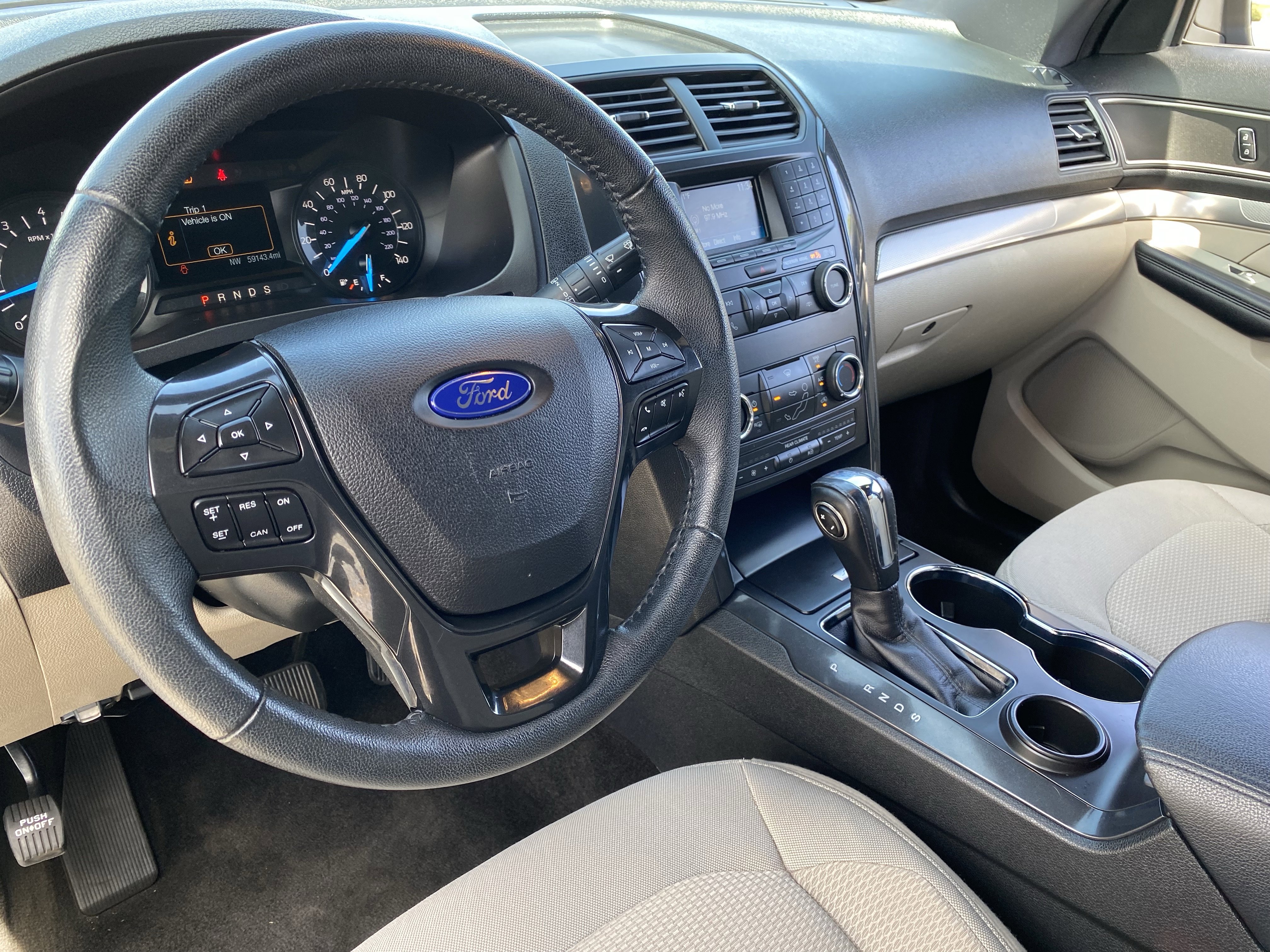 Used 2018 Ford Explorer XLT image 19