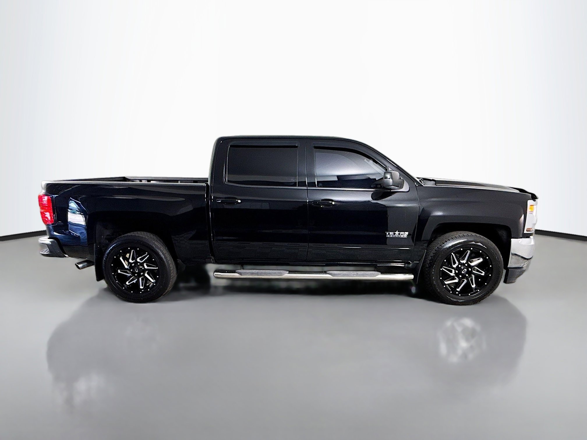 Used 2018 Chevrolet Silverado 1500 LT w/ Texas Edition RWD image 11