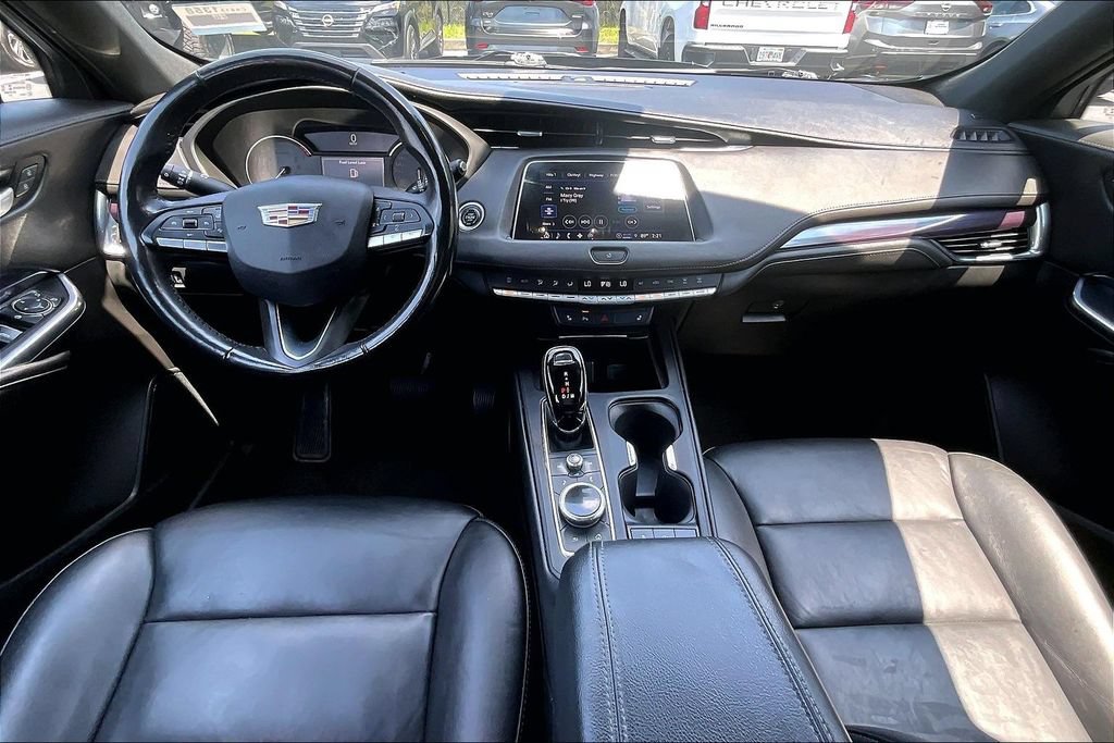 Used 2023 Cadillac XT4 Luxury AWD/4WD image 7