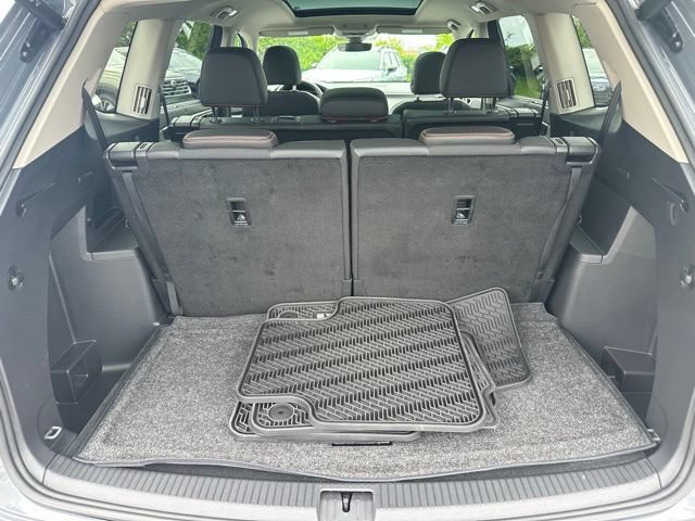 Certified 2025 Volkswagen Atlas Peak Edition SE AWD/4WD image 34