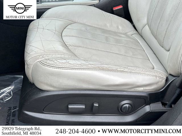 Used 2010 Chevrolet Traverse LTZ AWD/4WD image 22