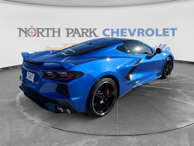 Used 2021 Chevrolet Corvette Stingray Preferred Cpe w/ Z51 Performance Package RWD image 3