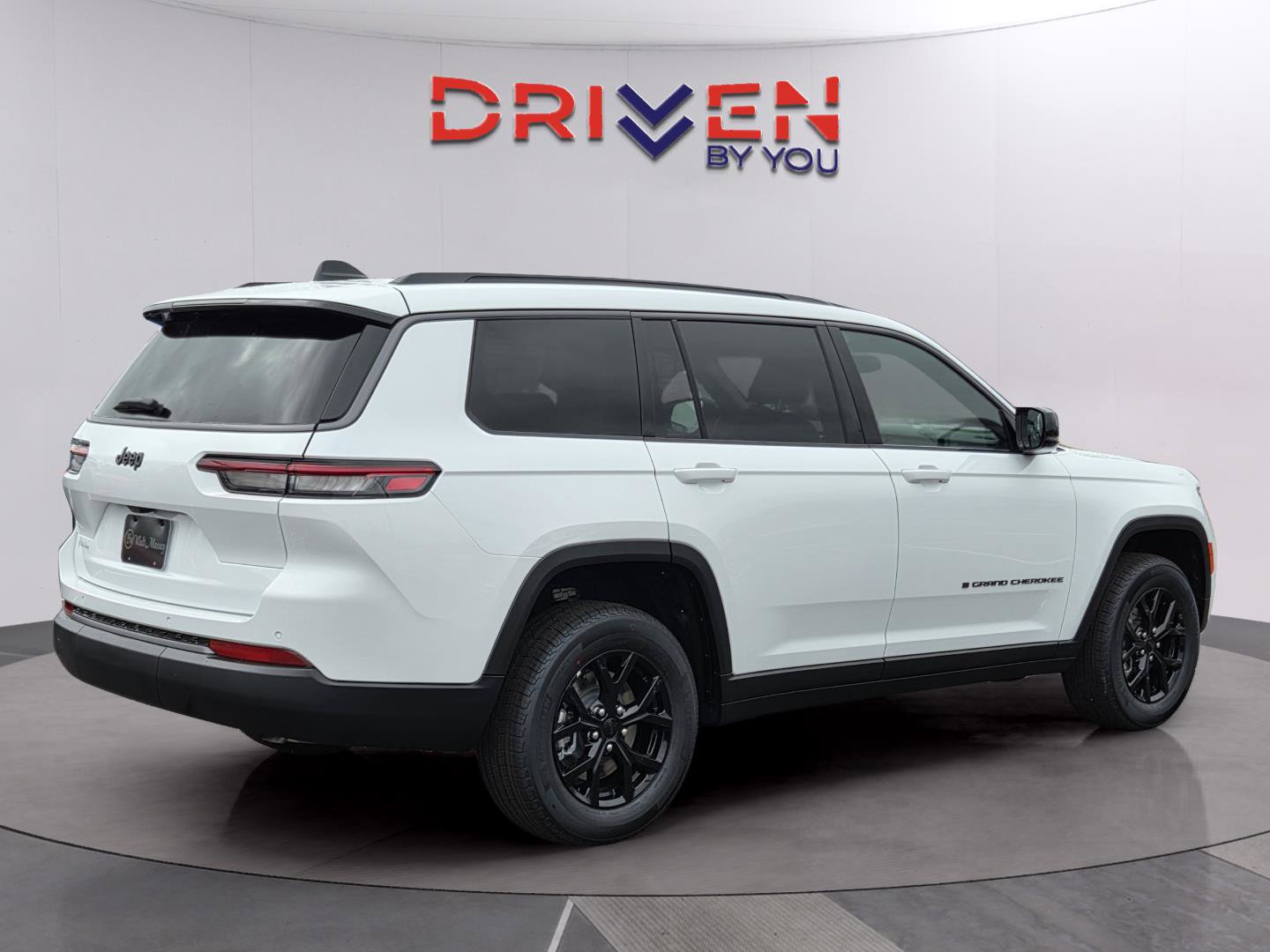 New 2026 Jeep Grand Cherokee L 2WD image 5