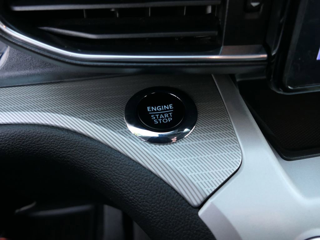 Used 2024 Ford Explorer XLT w/ Equipment Group 202A image 19