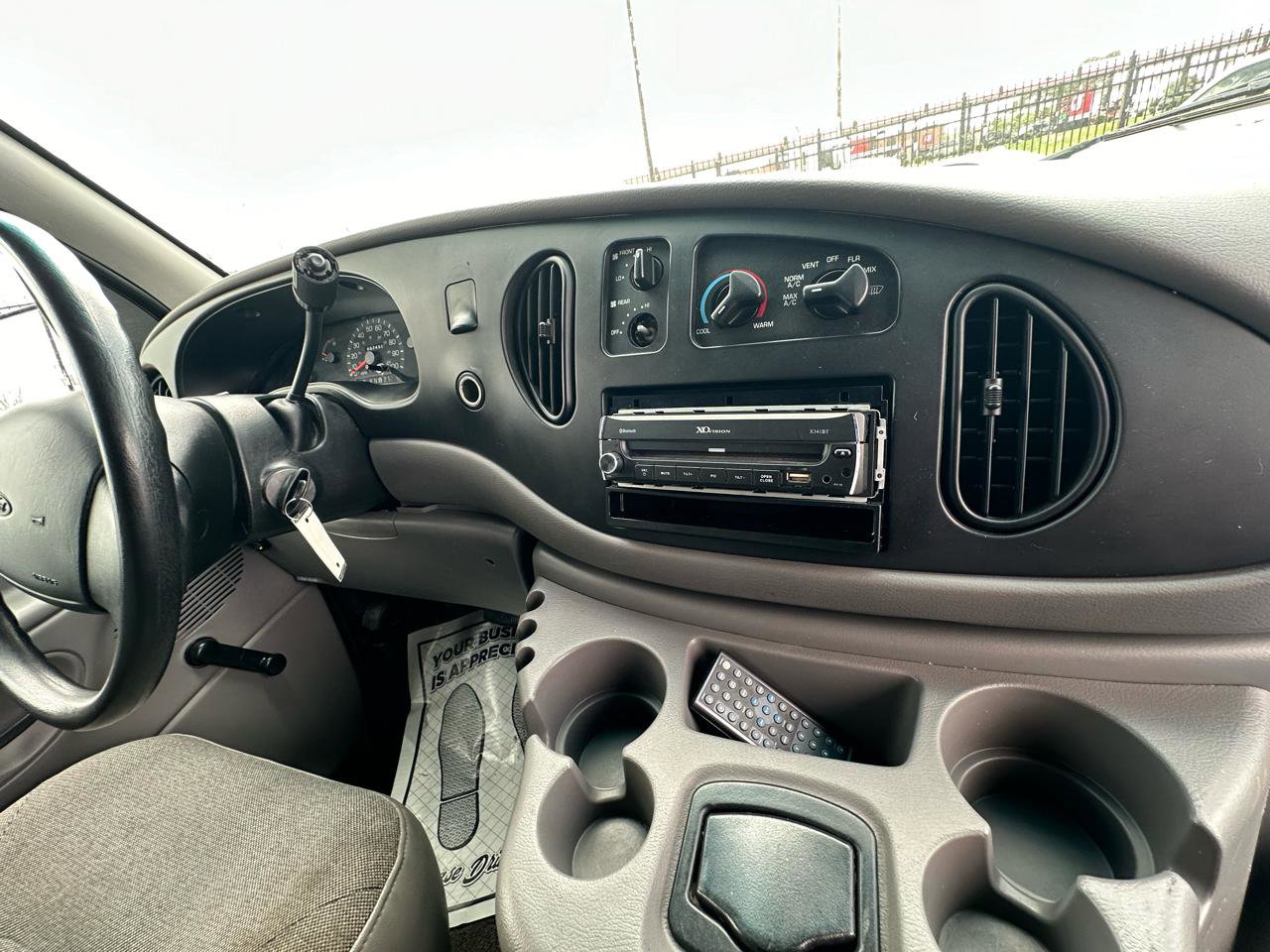 Used 2000 Ford E-350 and Econoline 350 Super Duty RWD image 24