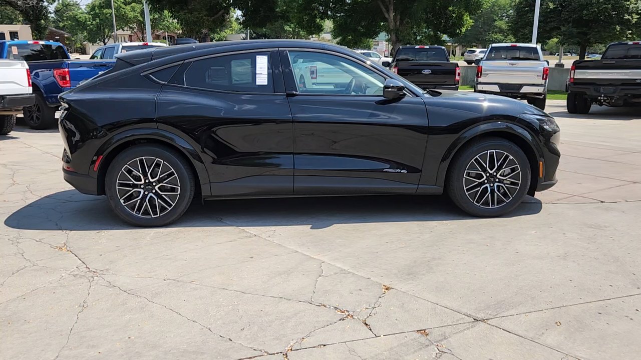 New 2025 Ford F350 Lariat w/ FX4 Off-Road Package image 9