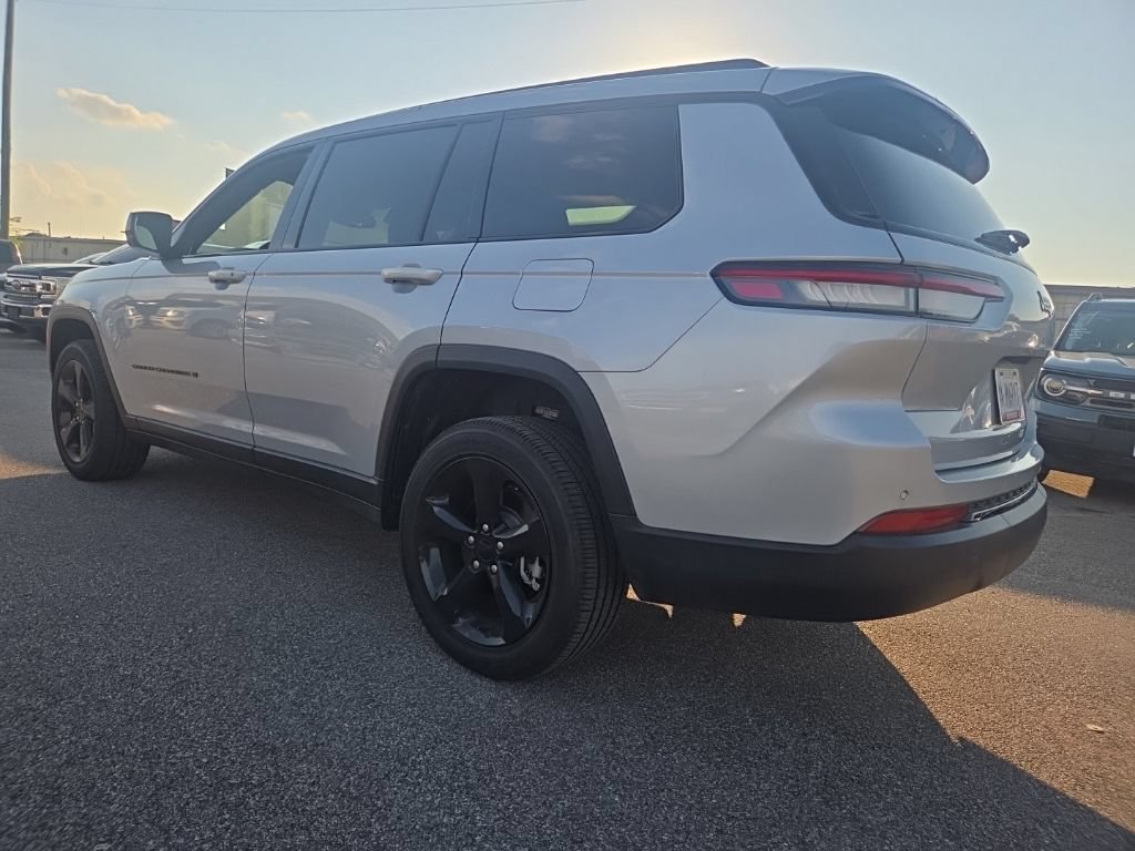 Used 2024 Jeep Grand Cherokee L Altitude RWD image 6