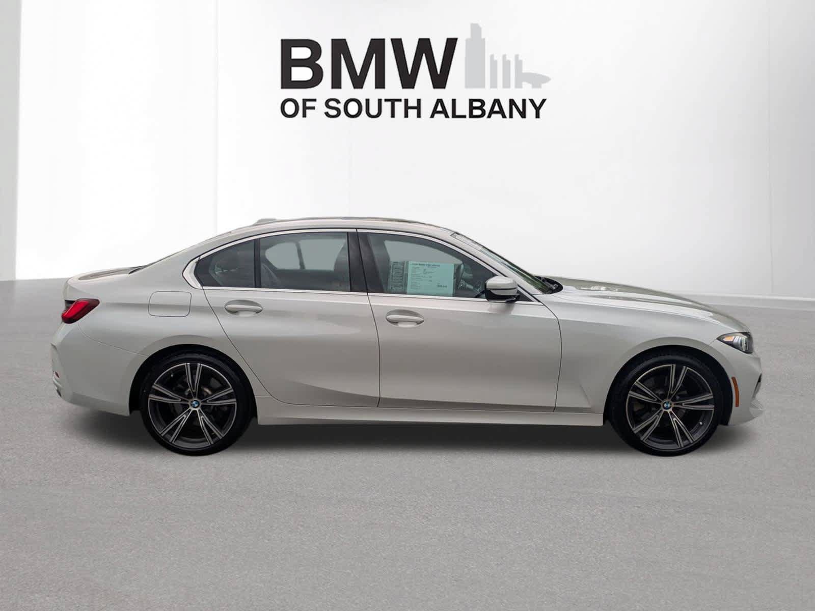 Used 2024 BMW 330i xDrive Sedan w/ Premium Package AWD/4WD image 2