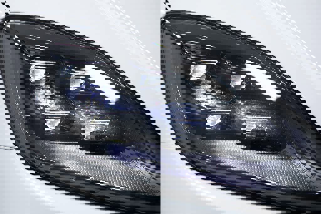 Certified 2025 Porsche Cayenne S image 17