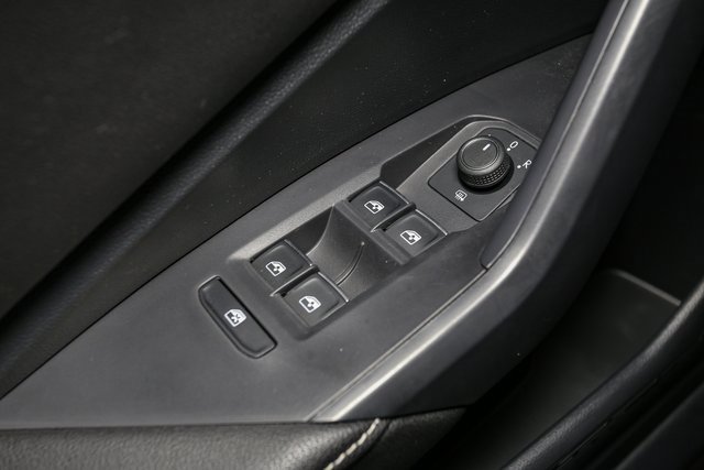 Used 2023 Volkswagen Jetta SE image 33