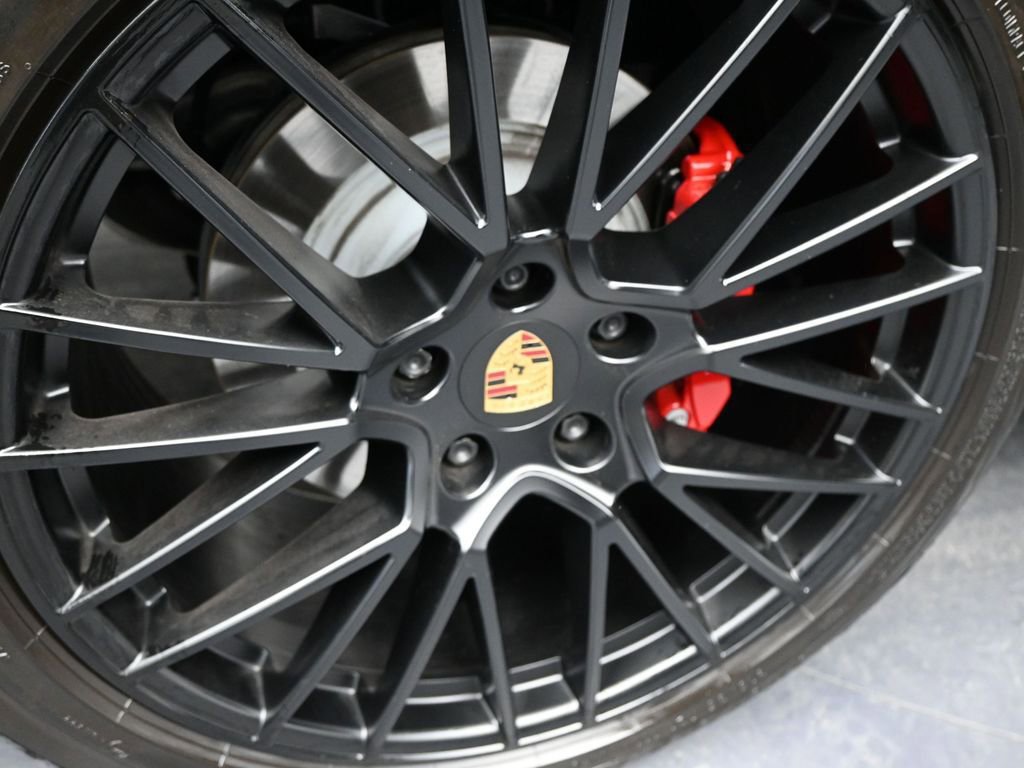 Used 2022 Porsche Cayenne GTS image 53