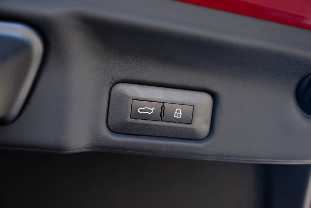 Used 2025 Ferrari 12Cilindri image 23