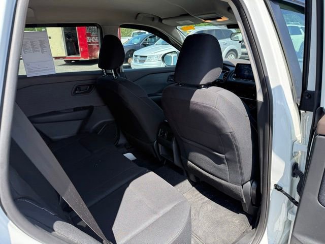 Used 2023 Nissan Rogue S FWD image 16