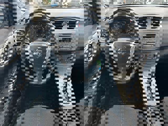 Used 2014 Nissan Sentra S image 9