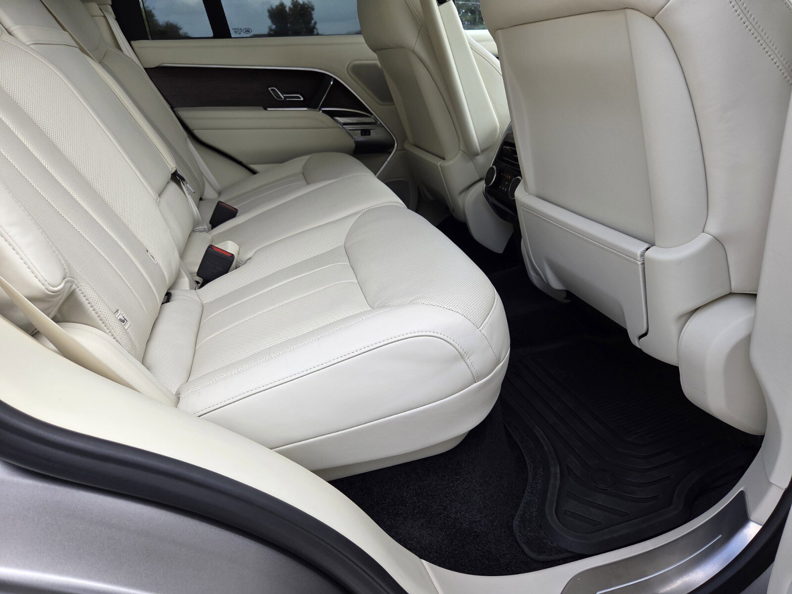 Certified 2023 Land Rover Range Rover SE image 5