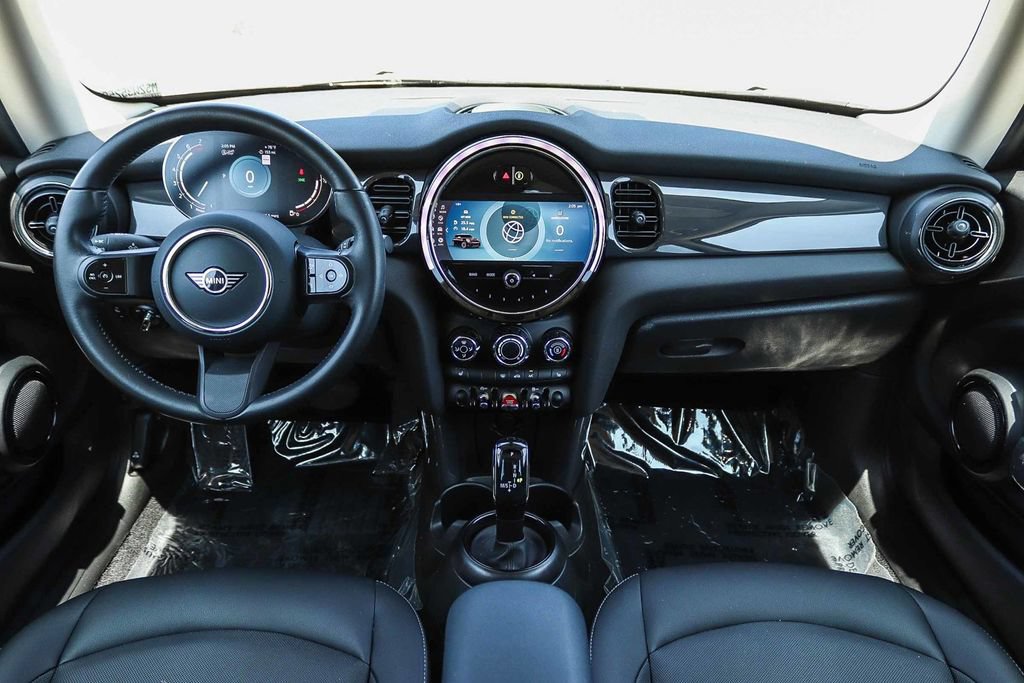 Used 2024 MINI Cooper 2-Door Hardtop FWD image 16