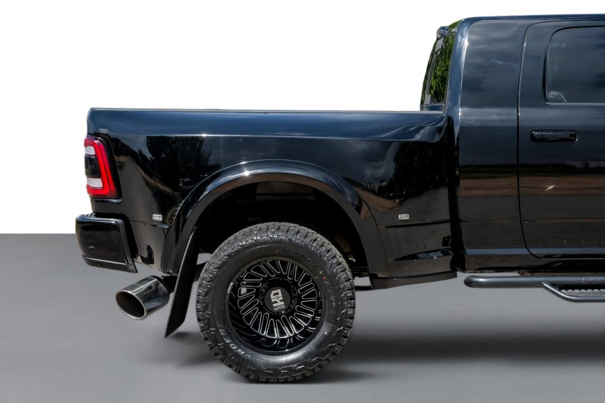 Used 2024 RAM 3500 Laramie w/ Night Edition AWD/4WD image 7