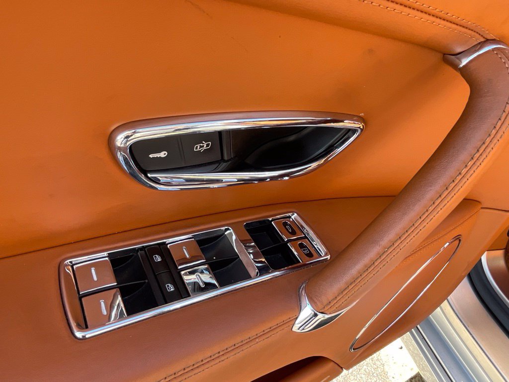 Used 2015 Bentley Flying Spur V8 AWD/4WD image 32