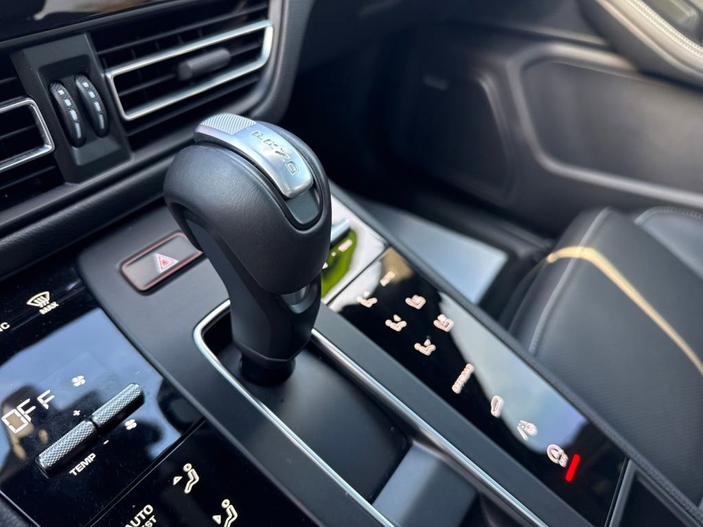 Used 2025 Porsche Macan Base image 24