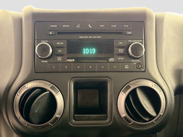 Used 2018 Jeep Wrangler Unlimited Sport w/ Connectivity Group AWD/4WD image 12
