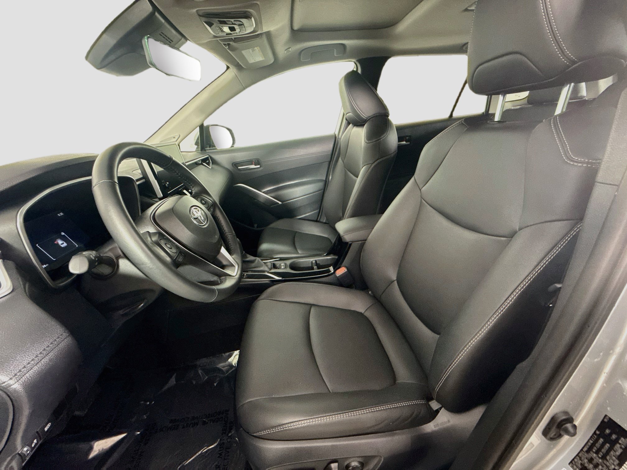 Used 2024 Toyota Corolla Cross XLE w/ Convenience Package AWD/4WD image 22