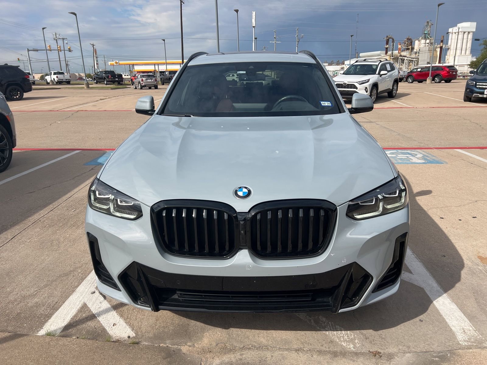 Used 2024 BMW X3 sDrive30i w/ Premium Package w/ZPA image 2