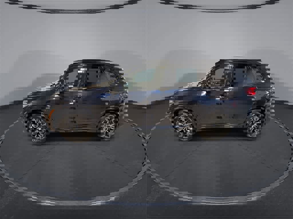 Used 2022 BMW X5 xDrive45e w/ M Sport Package image 5