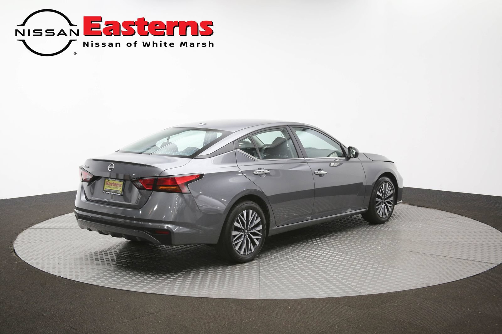 Used 2025 Nissan Altima 2.5 SV FWD image 39
