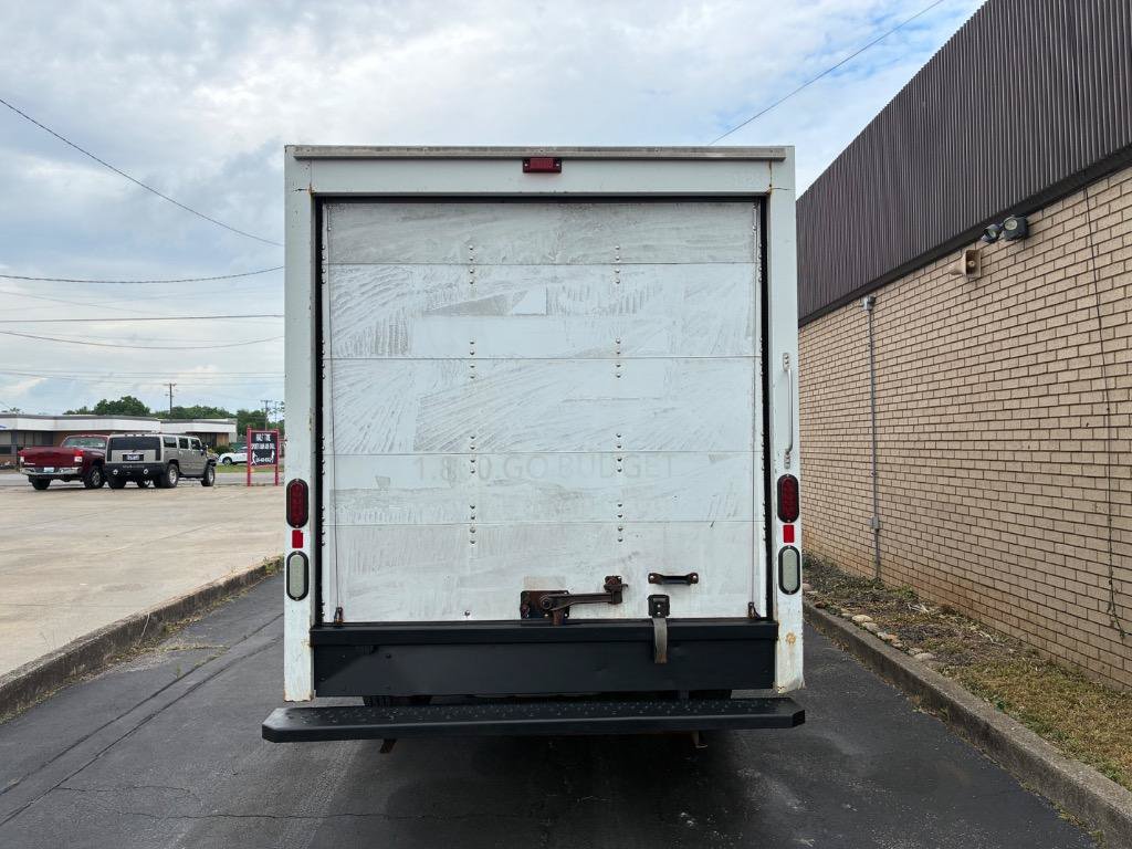 Used 2015 Ford E-350 and Econoline 350 Super Duty RWD image 4