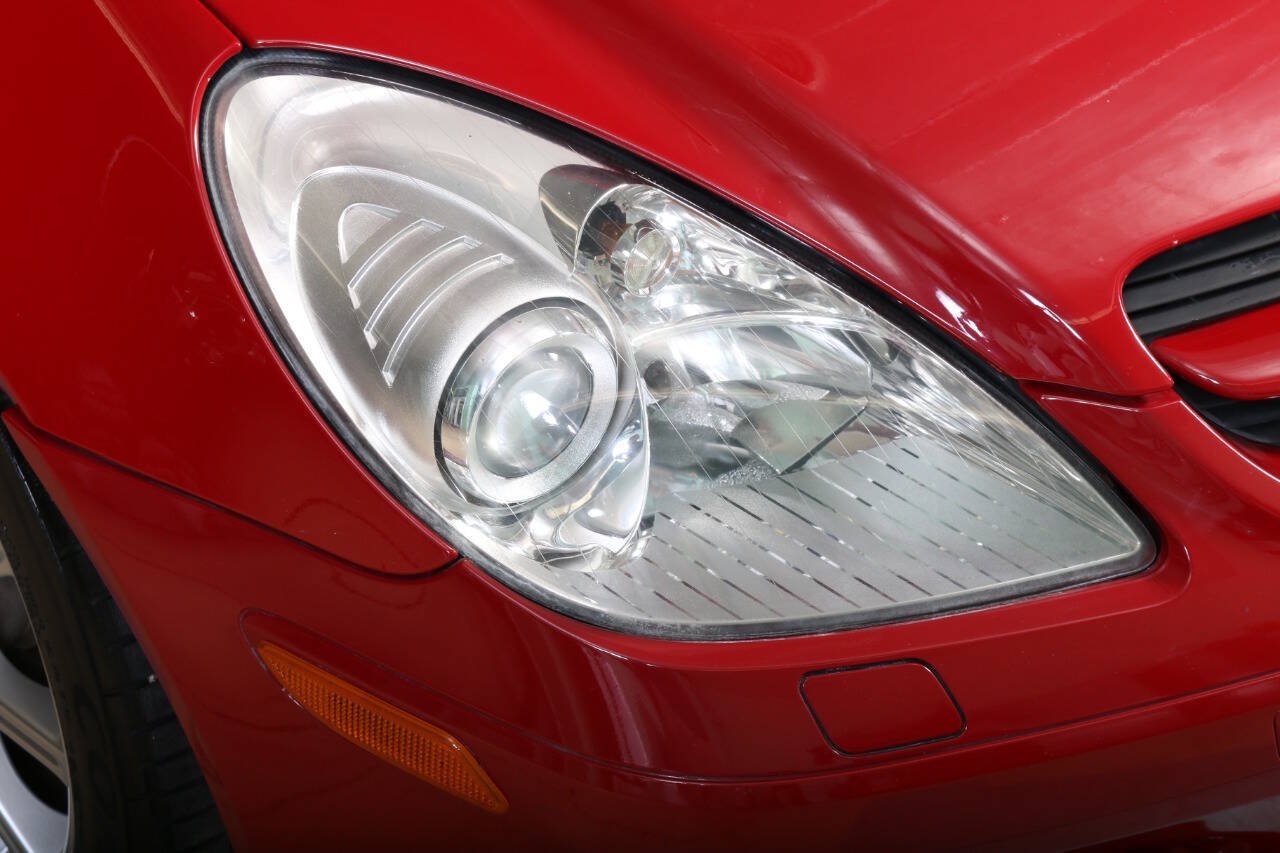 Used 2005 Mercedes-Benz SLK 350 w/ Entertainment Pkg image 12