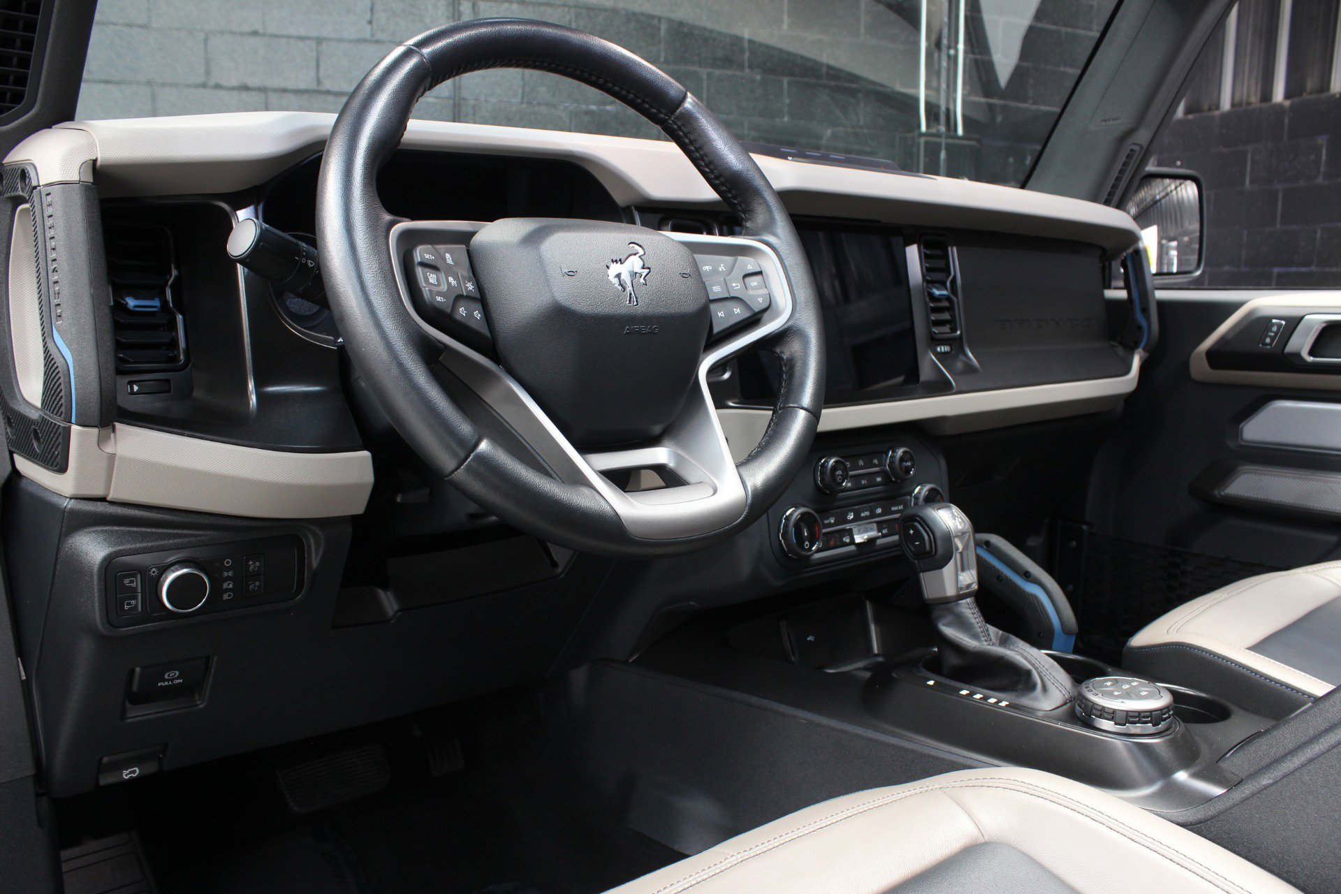 Used 2022 Ford Bronco Wildtrak image 27