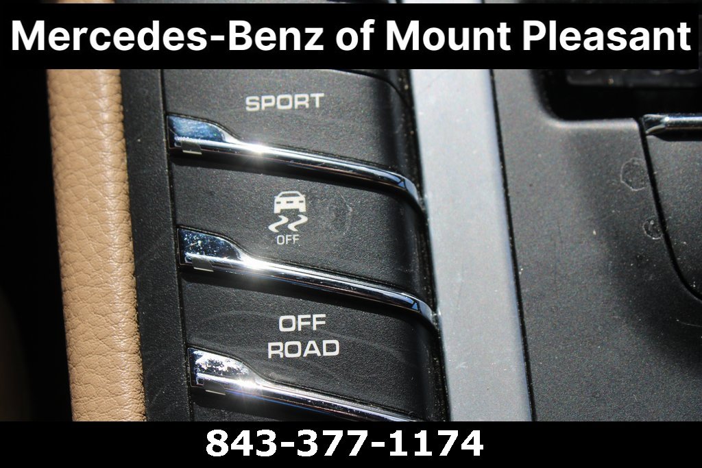 Used 2021 Porsche Macan image 38