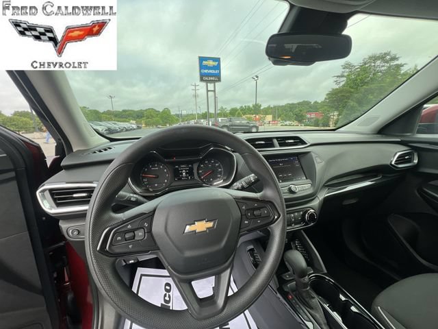 Used 2023 Chevrolet TrailBlazer LT FWD image 16