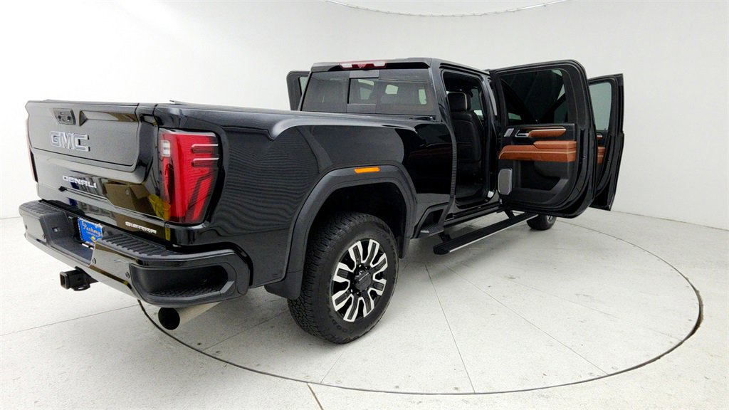 Used 2025 GMC Sierra 2500 Denali Ultimate image 12