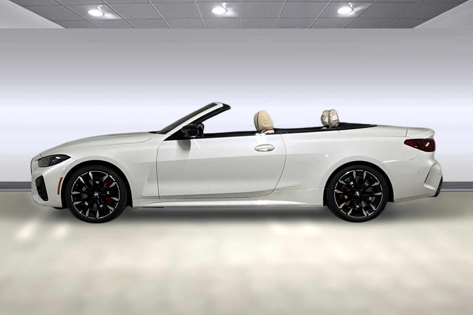 New 2026 BMW 430i Convertible w/ M Sport Package image 2