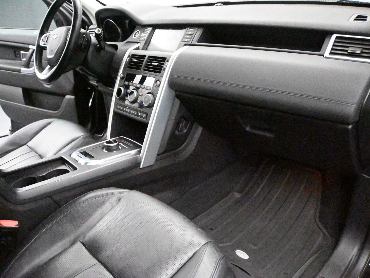 Used 2017 Land Rover Discovery Sport HSE image 19